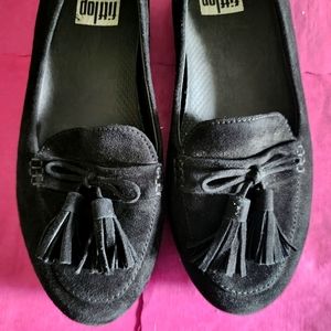 FITFLOP TASSEL BOW SLIP ON SUPER LOAFER - BLACK SUEDE - SIZE 8.5 - LIKE NEW